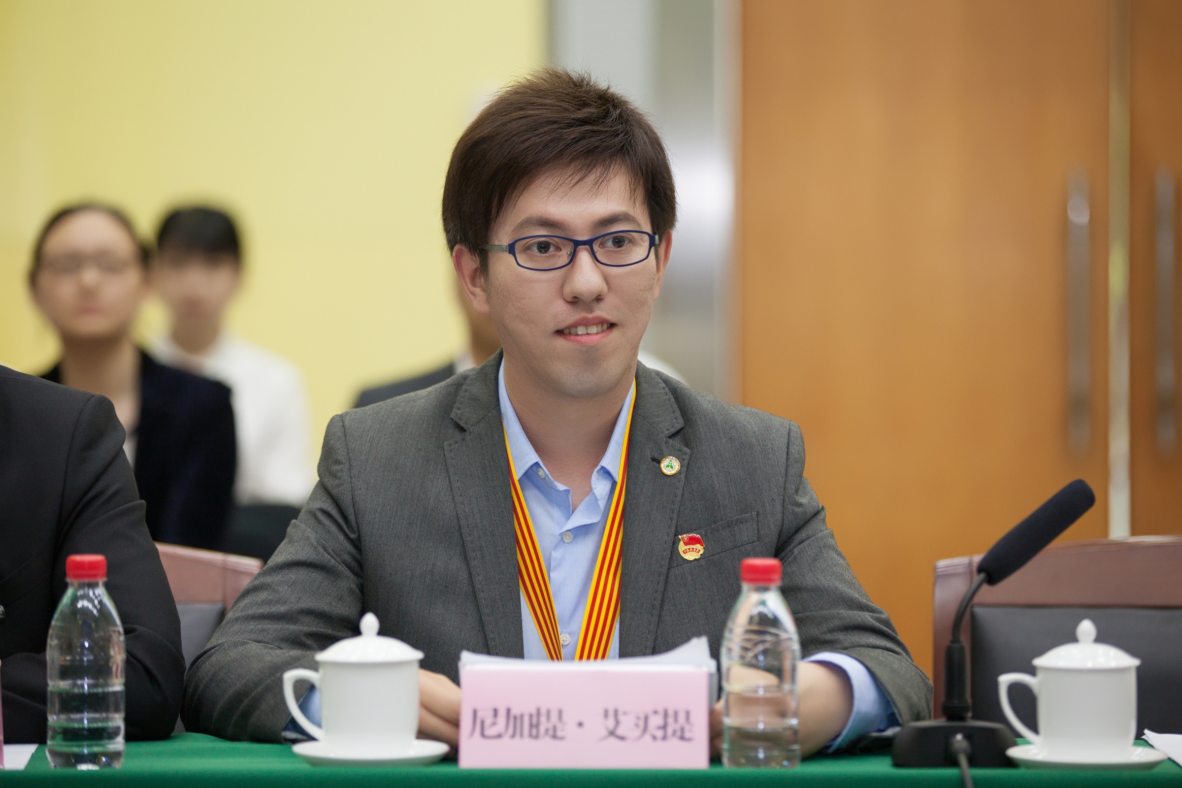 尼加提·艾买提获颁"湖北青年五四奖章"